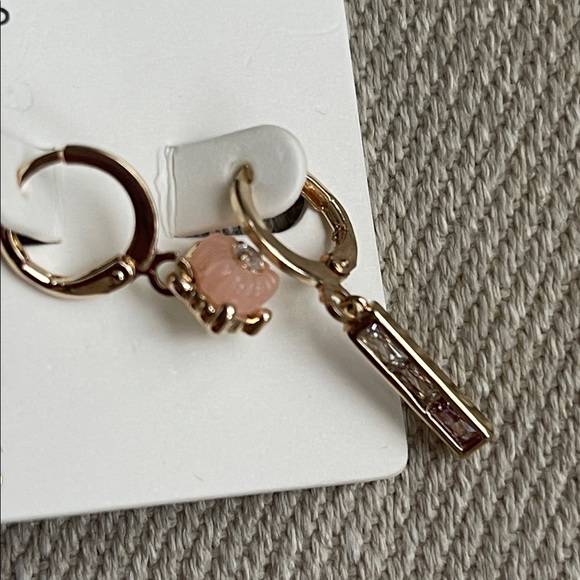 GOLD PLATED EARRING SET - Picture 3 of 4